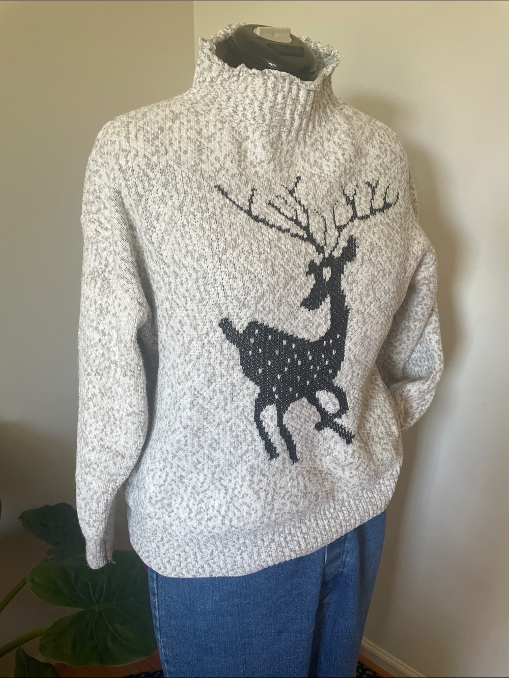v i n t a g e :: deer sweater
